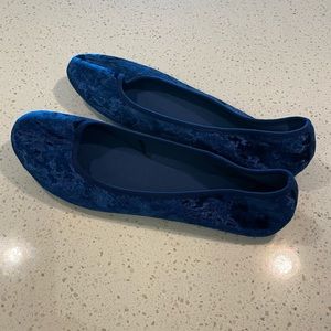 Blue Crushed Velvet Flats by CityLights Size 12 *Like New*